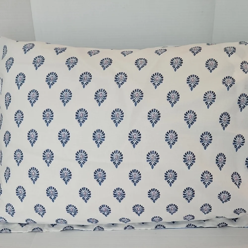 Artisan De Luxe Home Blue Burgundy Hues Cotton Standard Pillow Sham Set